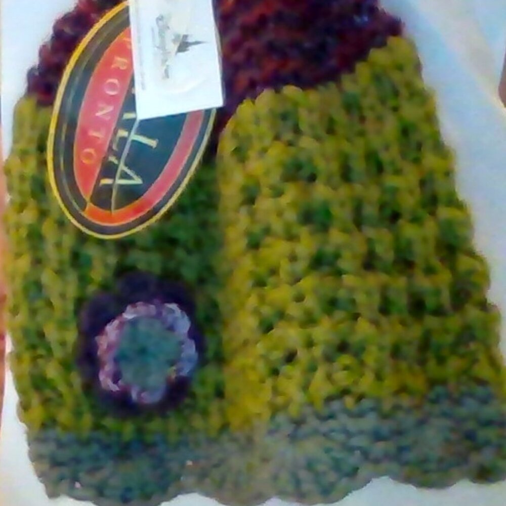 Brand New Scala Pronto Women's Rosette Green & Purple Crocheted Beanie Hat